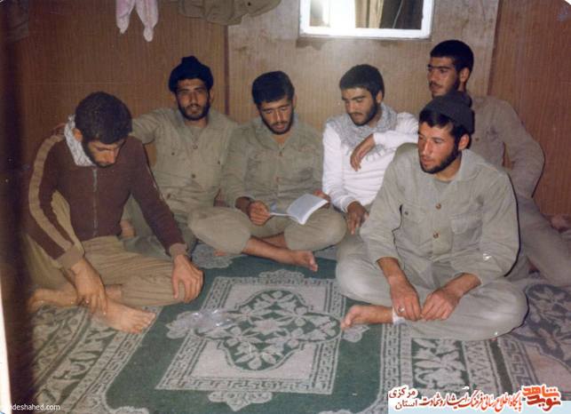 از چپ: محسن خدیمی - صادق تمبرچی - محمد پولادوند- علی حمزهلوئیان - شهید عباس رحیمی - شهید جعفر انصاری