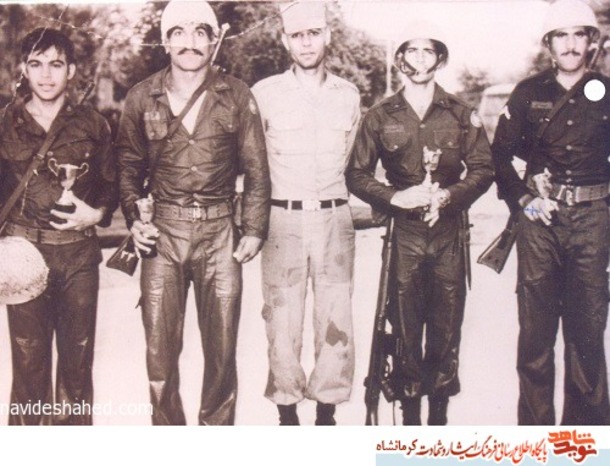 شهید گل محمد کرمی- سمت راست نفر اول