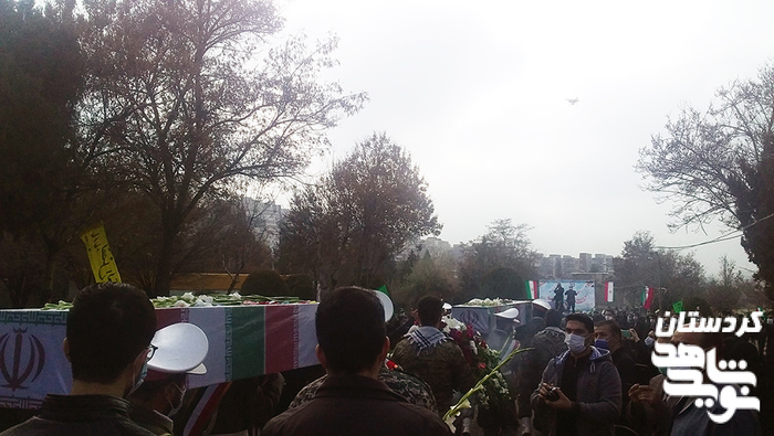 تشییع و تدفین پیکر مطهر ۲ شهید گمنام در دانشگاه فرهنگیان کردستان