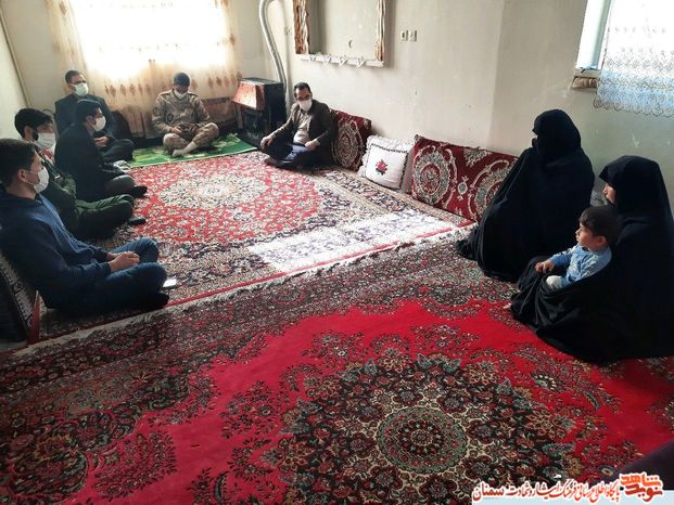 دیدار با خانواده شهید مدافع حرم شهرستان مهدیشهر شهید علیرضا کریمی در سالروز شهادت شهید حاج قاسم سلیمانی