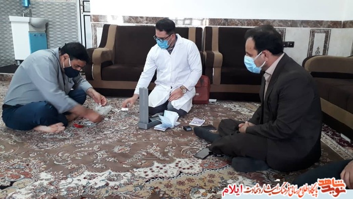 پایش سلامت خانواده های شهدا و ایثارگران شهرستان آبدانان توسط تیم جهادی 