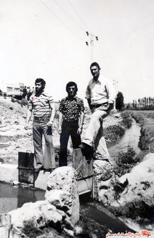 نفر اول از چپ شهید احمد امی