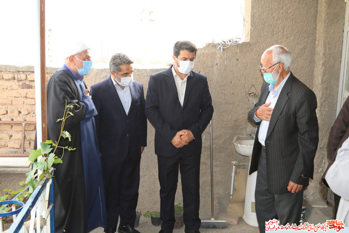 دیدار استاندار خراسان جنوبی با خانواده های شهدا 