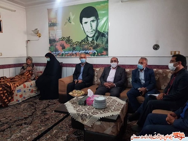 دیدار مسئولان بنیاد شهید استان سمنان با مادر گرامی شهید والامقام نجفعلی قادری چاشمی- نهم تیرماه ۱۴۰۰ مهدیشهر