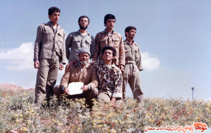 نفر اول نشسته از راست شهید ید‌الله مطهری‌نژاد