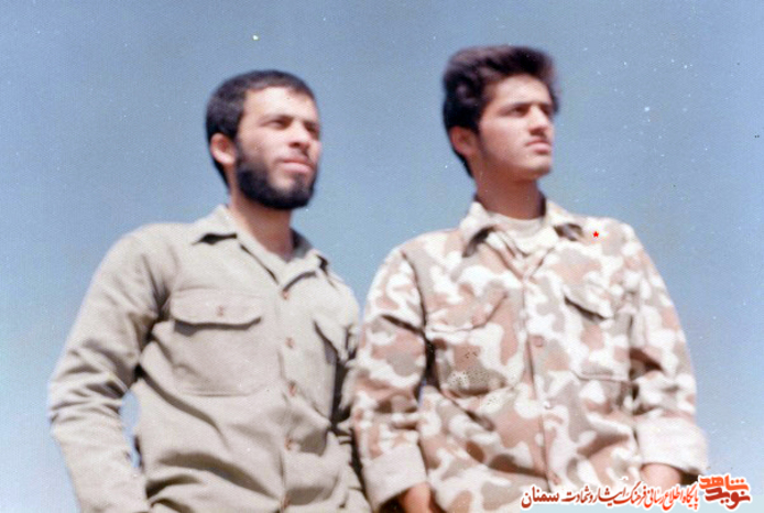 نفر سمت راست شهید ید‌الله مطهری‌نژاد