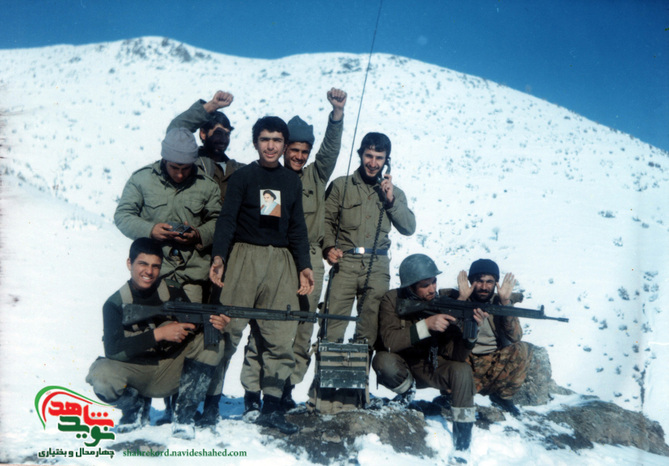 شهید بهمن ستاری دستنایی و همرزمان 