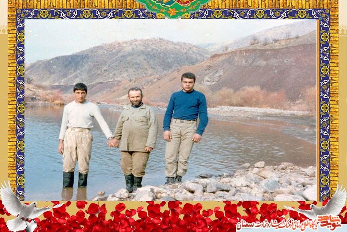 نفر اول از چپ شهید عبدالرضا غریب‌نژاد
