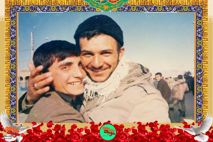 نفر سمت راست شهید مهدی باقریان