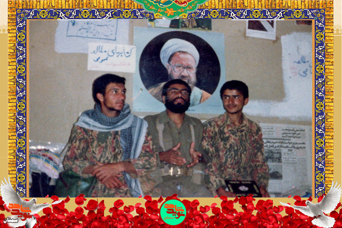 نفر سمت چپ شهید مهدی باقریان