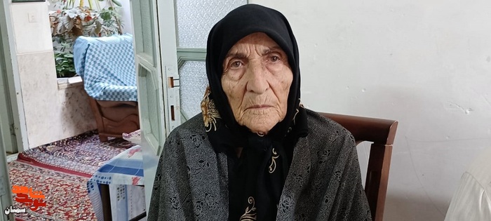 دیدار مسئولان شاهرودی با خانواده معزز شهیدان والامقام ابراهیم و مجیدرضا حقیقت - سه شنبه بیستم اردیبهشت ماه ۱۴۰۱ شهرستان شاهرود