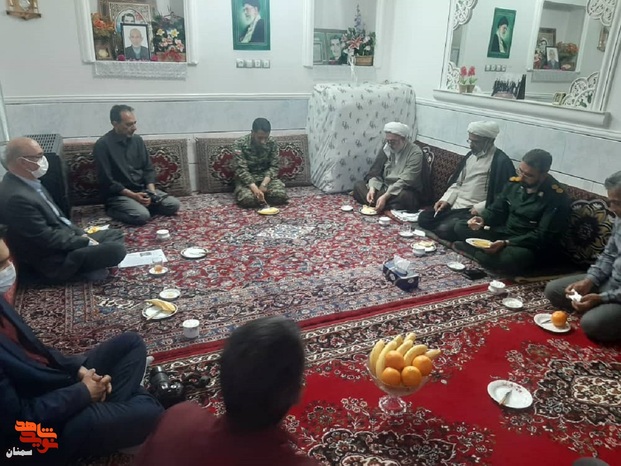 دیدار مسئولان شاهرودی با خانواده معزز شهید والامقام رضاعلی یونسآبادی - سه شنبه بیستم اردیبهشت ماه ۱۴۰۱ شهرستان شاهرود