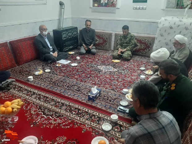 دیدار مسئولان شاهرودی با خانواده معزز شهید والامقام رضاعلی یونسآبادی - سه شنبه بیستم اردیبهشت ماه ۱۴۰۱ شهرستان شاهرود