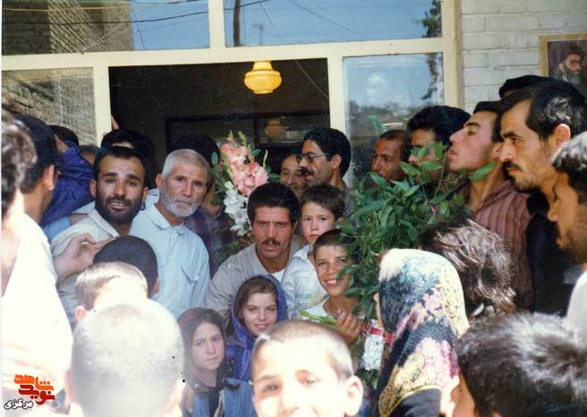 مراسم استقبال از آزاده سرافراز مجید قاسمی روستای ده چال - 1369