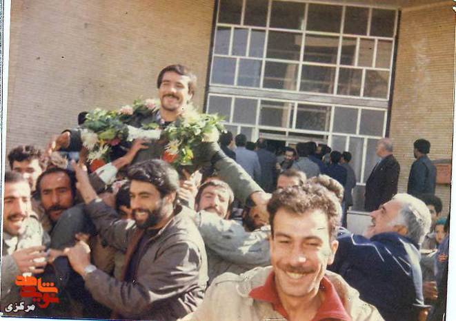 بازگشت از اسارت آزاده سرافراز مختار منصوری