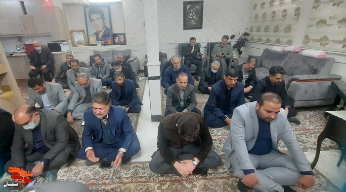 قرائت زیارت عاشورا و دیدار با مادر معزز شهید والامقام ماشاءالله مداح با حضور مدیران کل بنیاد شهید و امور اقتصاد و دارایی استان سمنان - پنجشنبه هفدهم آذر ۱۴۰۱ شهرستان سمنان