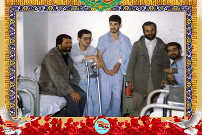 نفر وسط شهید اسماعیل برهانی