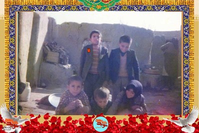 ردیف ایستاده نفر سمت چپ شهید عزیزالله علی‌زاده
