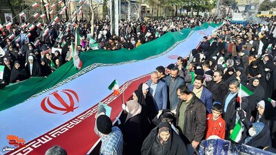 حماسه مردم انقلابی سمنان در راهپیمایی ۲۲ بهمن ۱۴۰۲