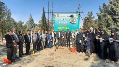غرس درخت به نیابت از شهدا- هفدهم اسفندماه ۱۴۰۲ پارک جنگلی سوکان سمنان