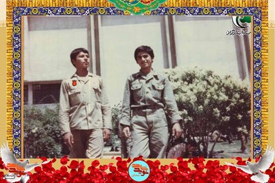نفر سمت چپ شهید سید جمال احمدپناهی