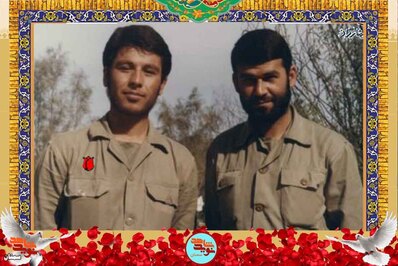 نفر سمت چپ شهید سید جمال احمدپناهی