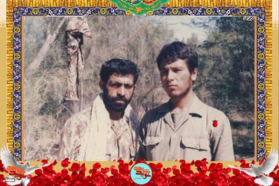 نفر سمت راست شهید سید جمال احمدپناهی