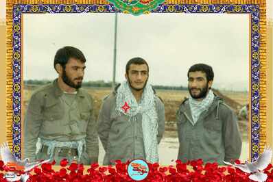 نفر وسط شهید علی‌اکبر ابراهیمی