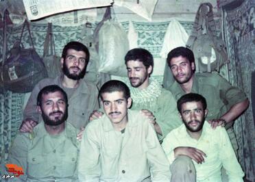 از چپ: صحبت الله صالحی - شهید علیرضا حبیبی نژاد - آدینه - زمانی - شهید کریمی - شهید محمد هدایتی - بنایی